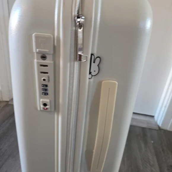 Miffy luggage suitcase white used Japan Exclusive kawaii rare - Picture 5 of 9